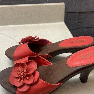 Womens Brown and Red Heeled Sandals Size 6.5